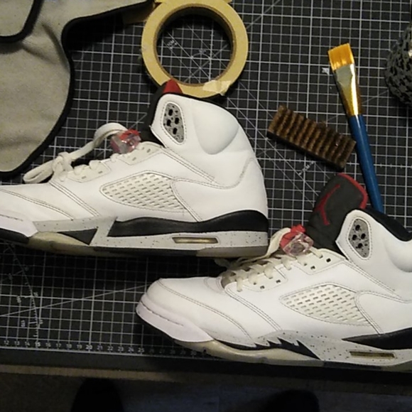 Jordan 5 white cement - Picture 2 of 4